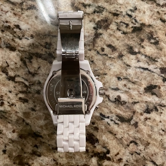 Michael Kors Watch - Picture 4 of 4